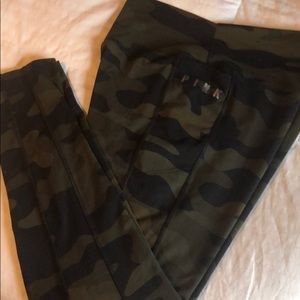 *lowest price * VS Pink Ultimate leggings camo